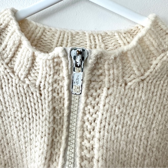 Kangaroo Cardigan - Picture 3 of 4